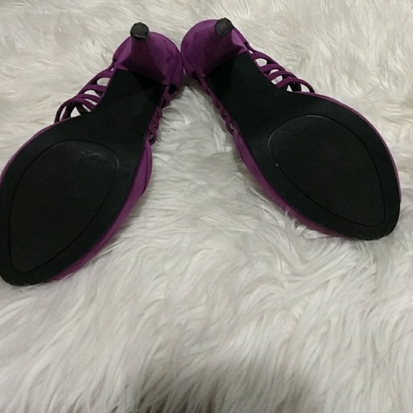 Shoes - Picture 4 of 8